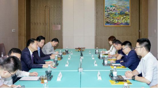 省尊龙集团党委书记、董事长任丁与腾讯“王者荣耀”CTO邓君、腾讯大成网总裁郑亮座谈交流