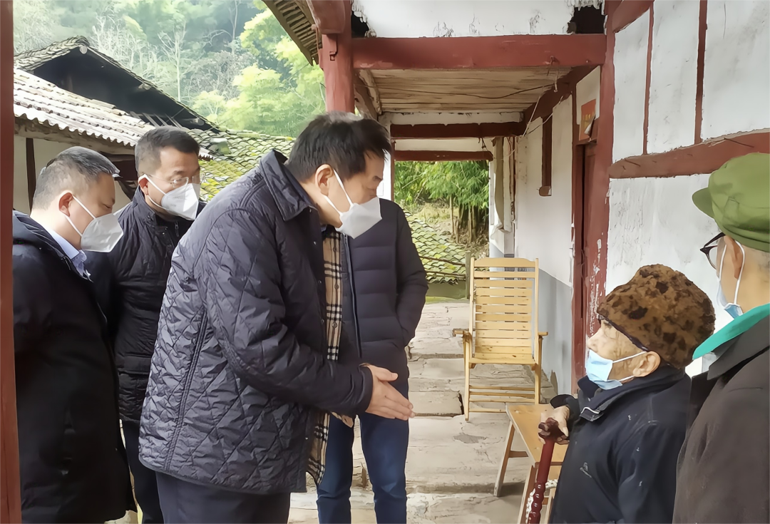 四川省尊龙集团党委书记、董事长任丁率队赴嘉陵区开展帮扶工作
